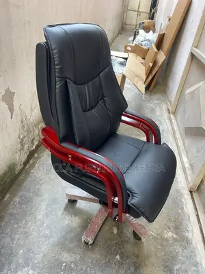Office Chairs: High Back Casual Leather Executive Staff Seat