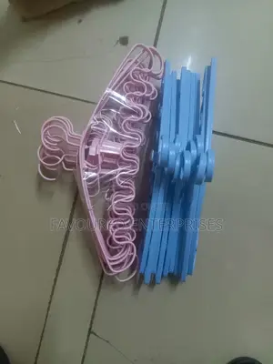 Waves Hangers 10pcs