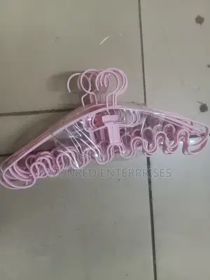 Waves Hanger