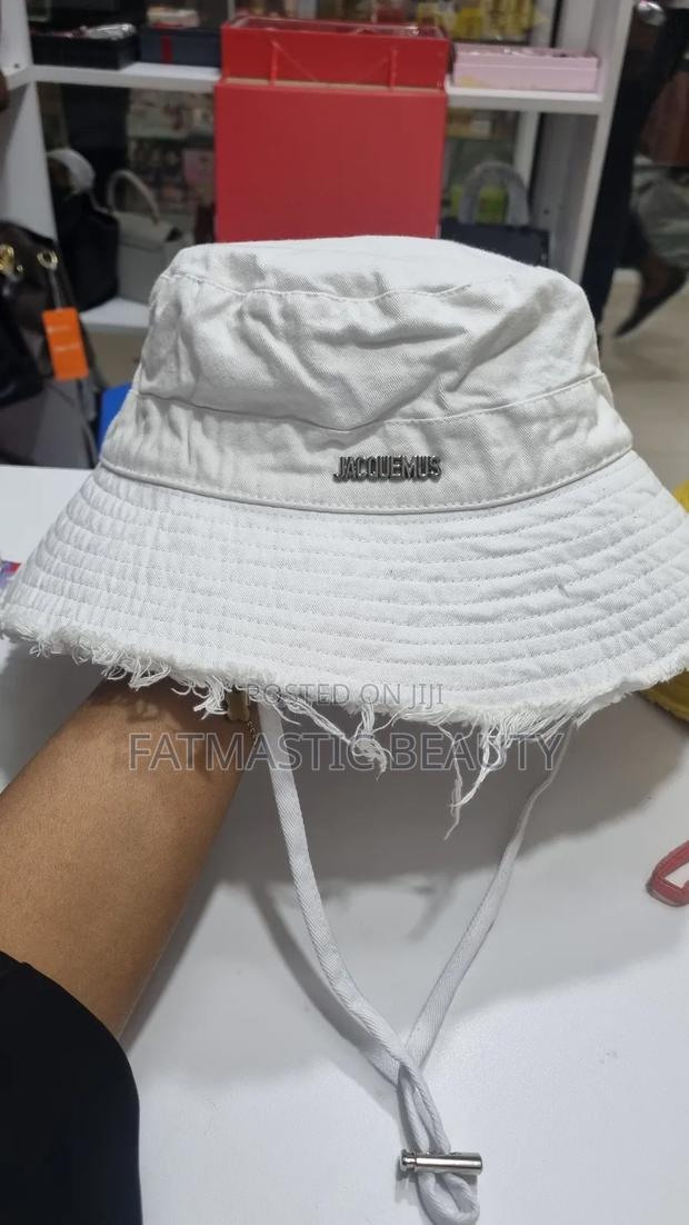 White Jacquemus Bucket Hat - thumbnail 3