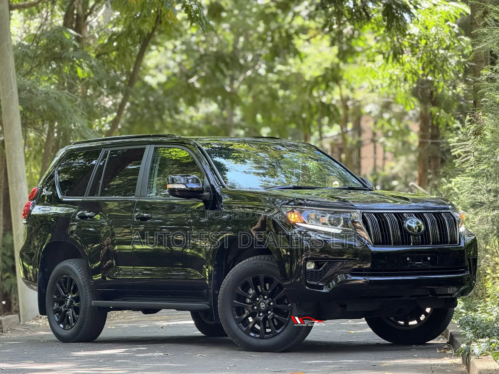 Toyota Land Cruiser Prado 2022 Black