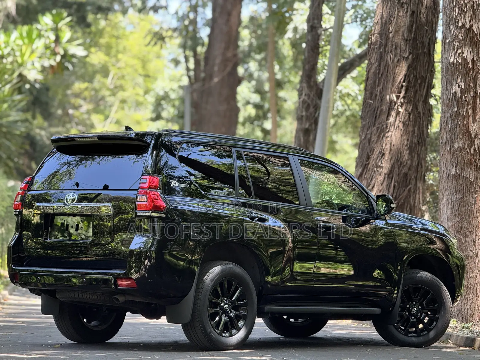 Toyota Land Cruiser Prado 2022 Black