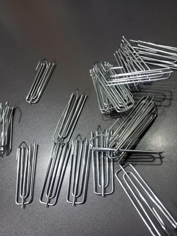 3 Pinned Curtain Hooks - main view