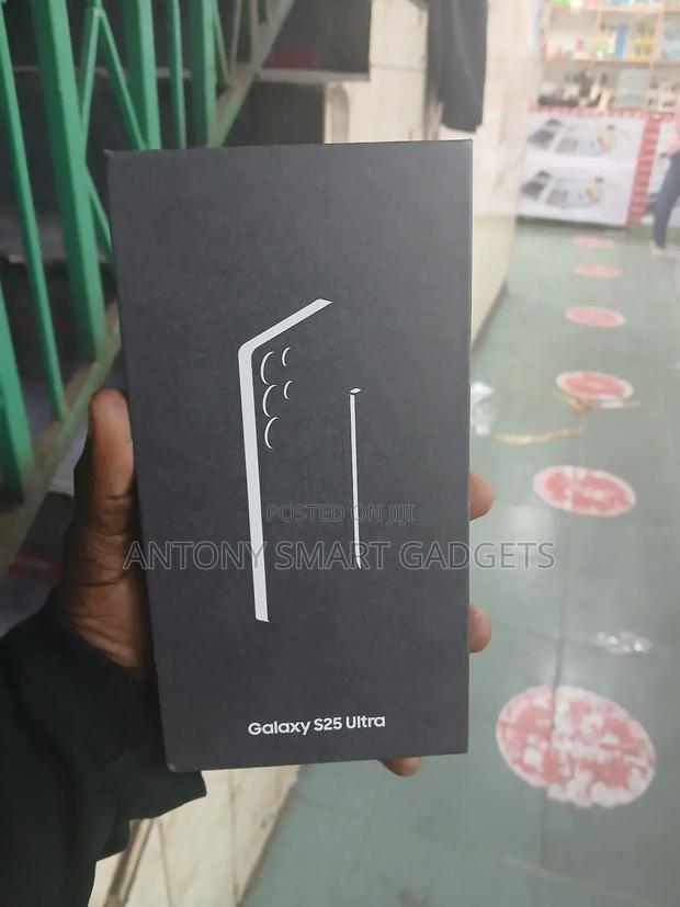 New Samsung Galaxy S25 Ultra 512 GB Black - main view