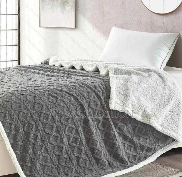 Sherpa Blankets - thumbnail 2