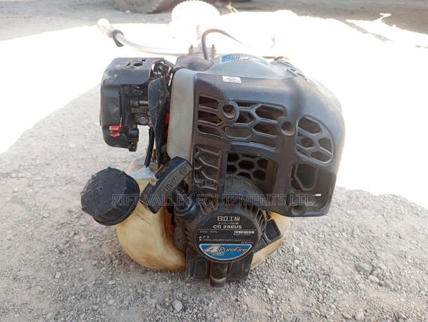 Hitachi 4 Stroke Ex Japan Grass Cutter - thumbnail 3