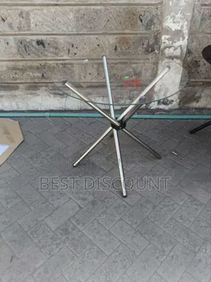 Round Clear Table