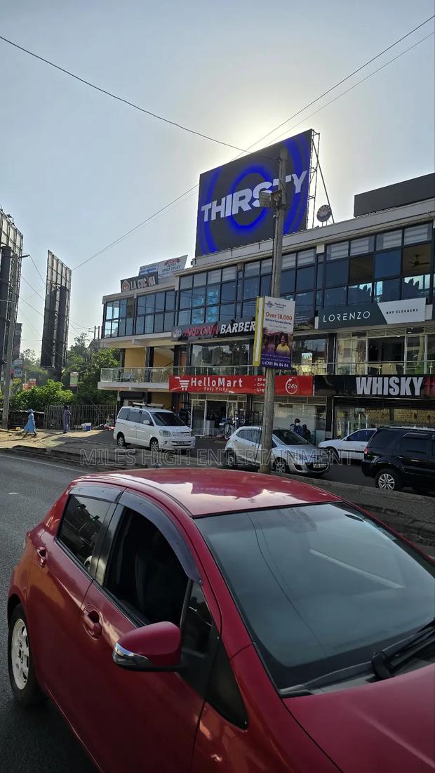 Outdoor Advertising Screens - thumbnail 2