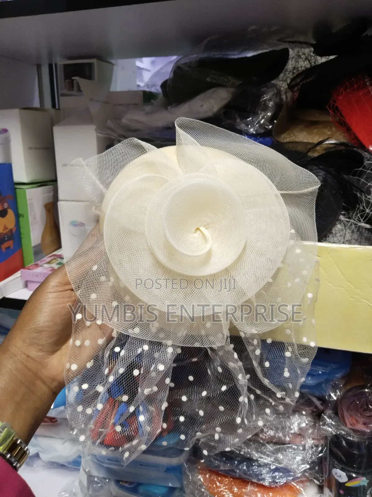 Cream White Fascinators/Amazing Fascinator at 600