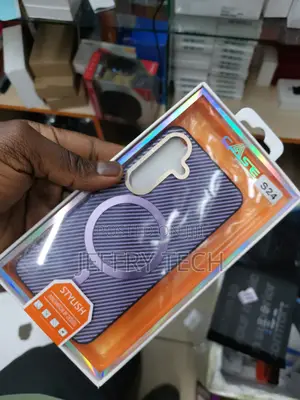 Magnetic Carbon Fiber T Shockproof Phone Case - Samsung S24
