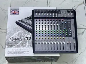 Soundcraft Signature12 -12-channel Multi-track Mixer Fx