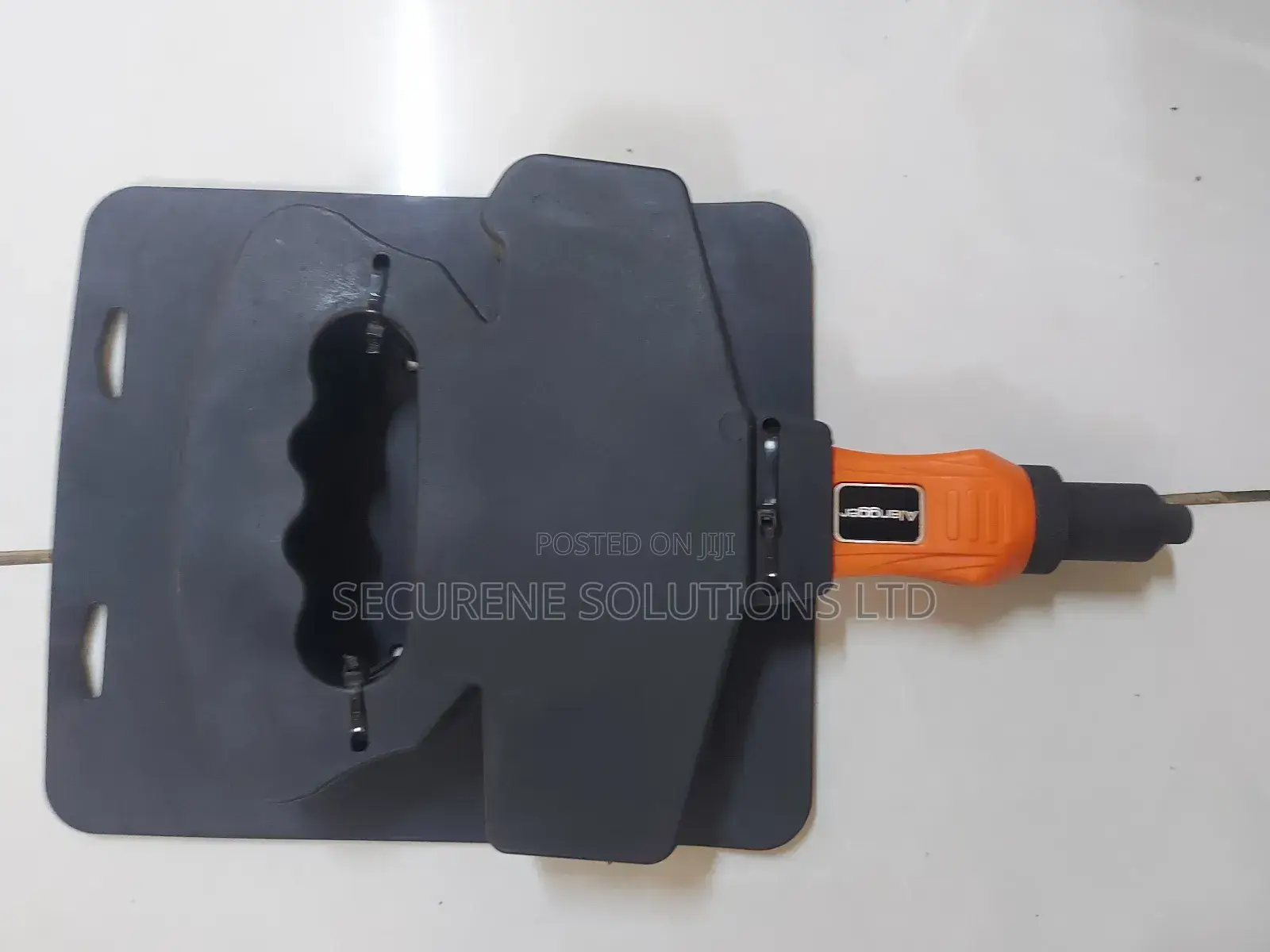 Hand Riveter An Alangger Ag-1009 32" Model