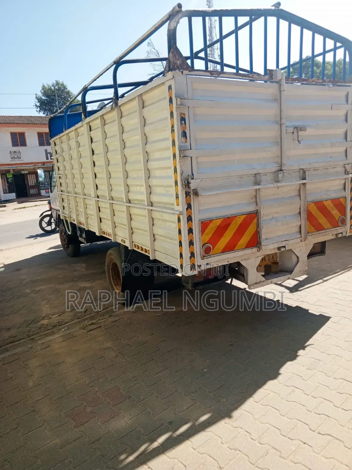 Mitsubishi Canter Kay