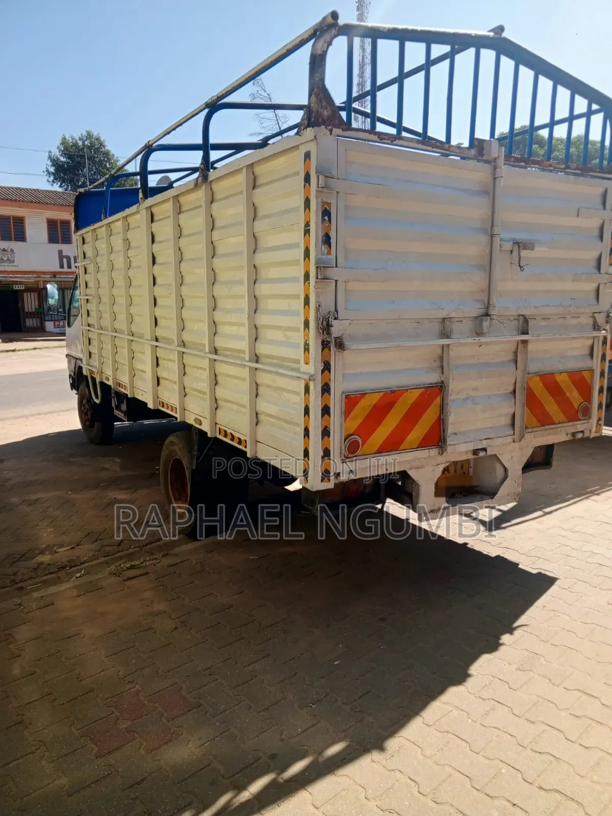 Mitsubishi Canter Kay