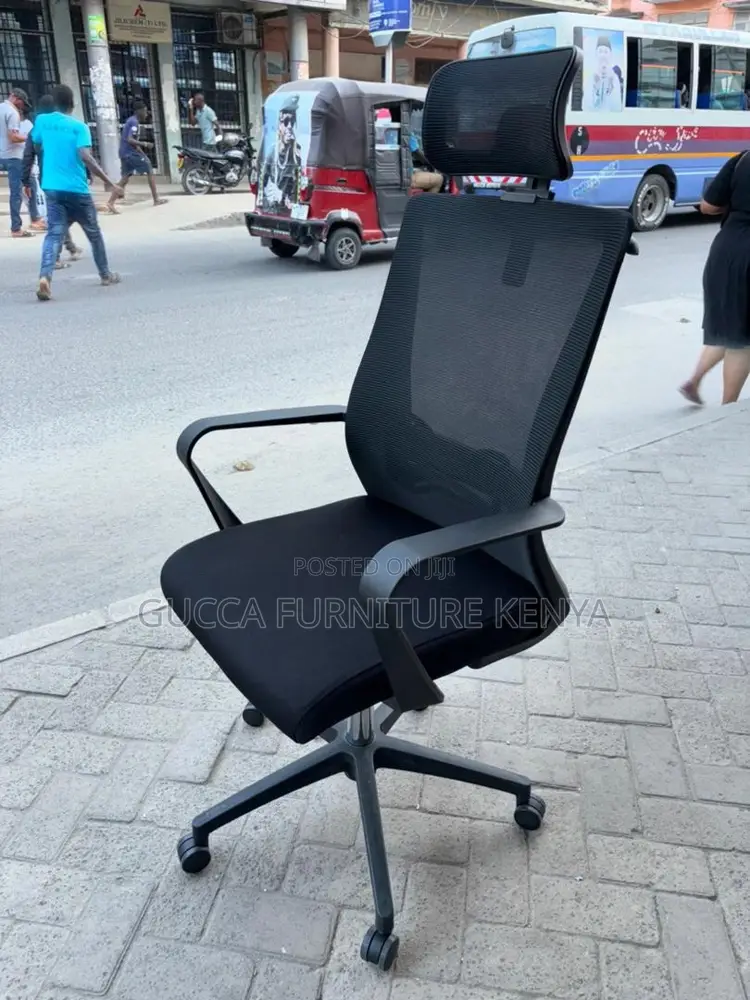 Office Chairs:Highend Ergonomic Adjustable Chair With Wheels