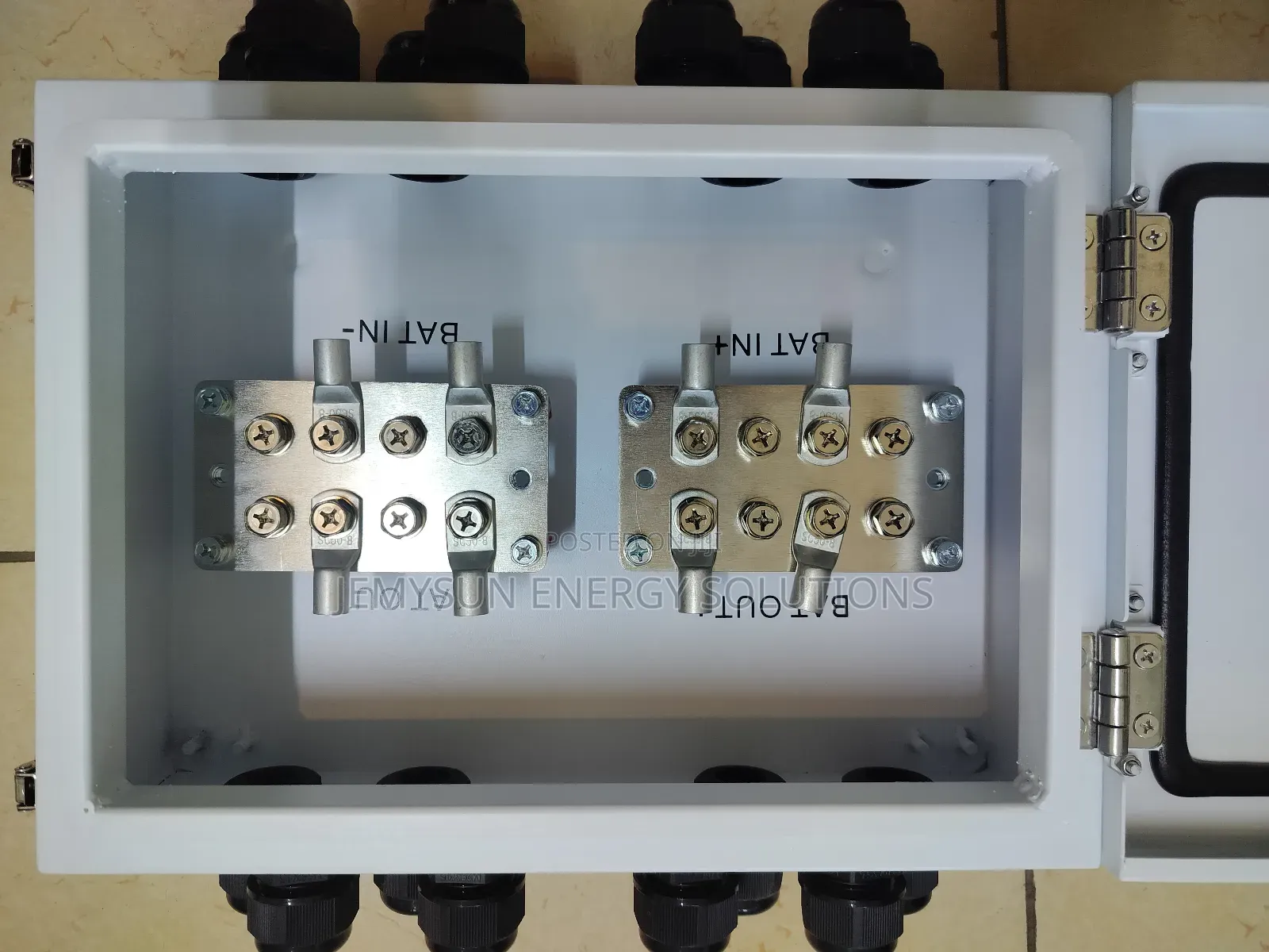 800ampd Dc Battery Combiner Box
