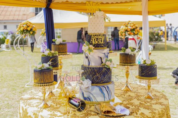 Wedding Cakes - thumbnail 3