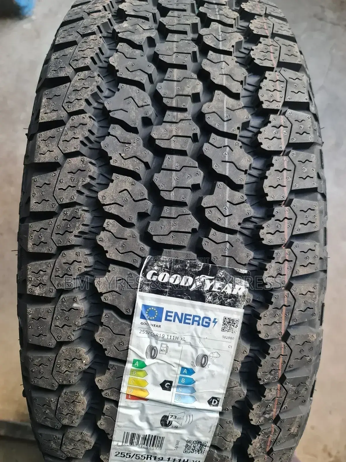 255/55 R19 Goodyear Tyres. (Germany)