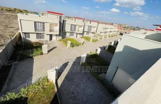 5bdrm Townhouse/Terrace in Kitengela for sale - main view