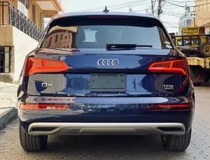 Audi Q5 2.0T Premium AWD quattro 2018 Blue