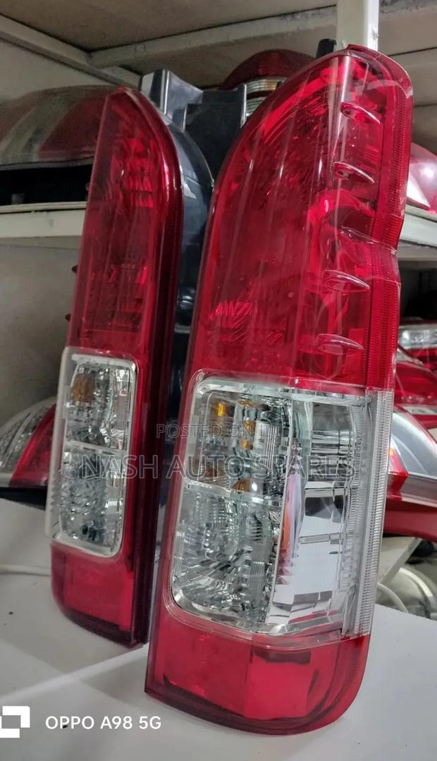 Hiace 2013 Tailiight (9l)