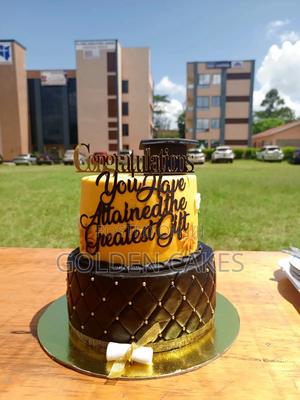 Graduation Cakes - thumbnail 2