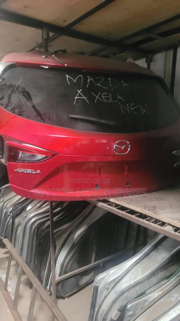 Mazda Axella New Model - thumbnail 2