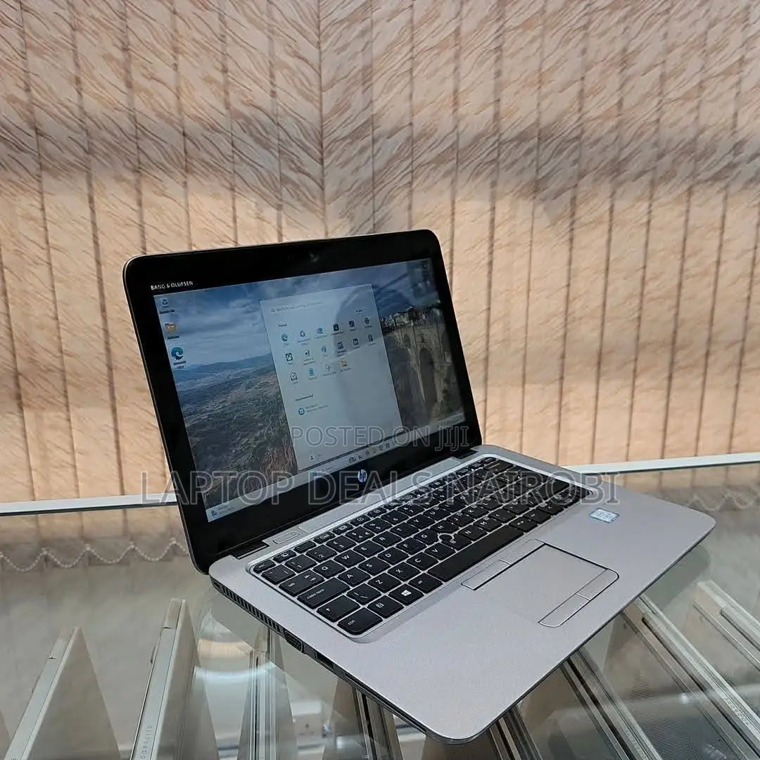 Laptop HP EliteBook 820 G3 8GB Intel Core I5 SSD 256GB