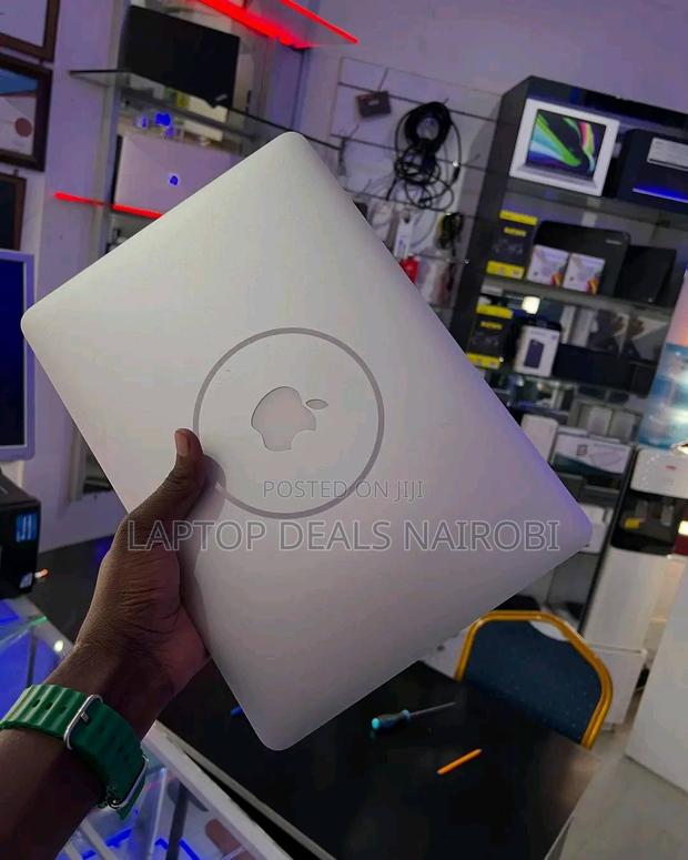 Laptop Apple MacBook Air 8GB Intel Core I5 SSD 128GB - thumbnail 3