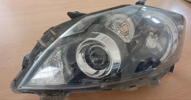 Auris Xenon Headlights