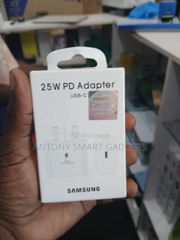 Samsung 25w Fast Charger - main view
