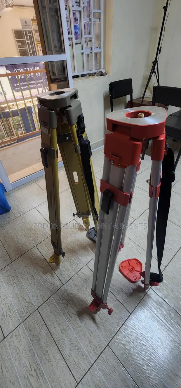 Eoodem Tripod With Adjustable Legs - main view