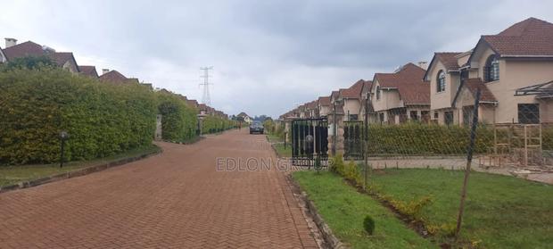 3bdrm Maisonette in Redhill, Ruaka for sale - thumbnail 2