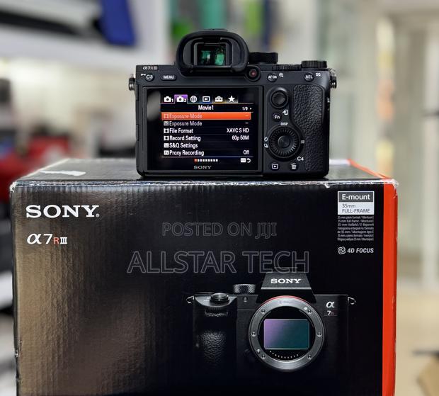 Sony Alpha A7r Iii Mirrorless Digital Camera Body - thumbnail 3