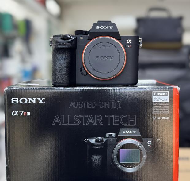 Sony Alpha A7r Iii Mirrorless Digital Camera Body - thumbnail 2
