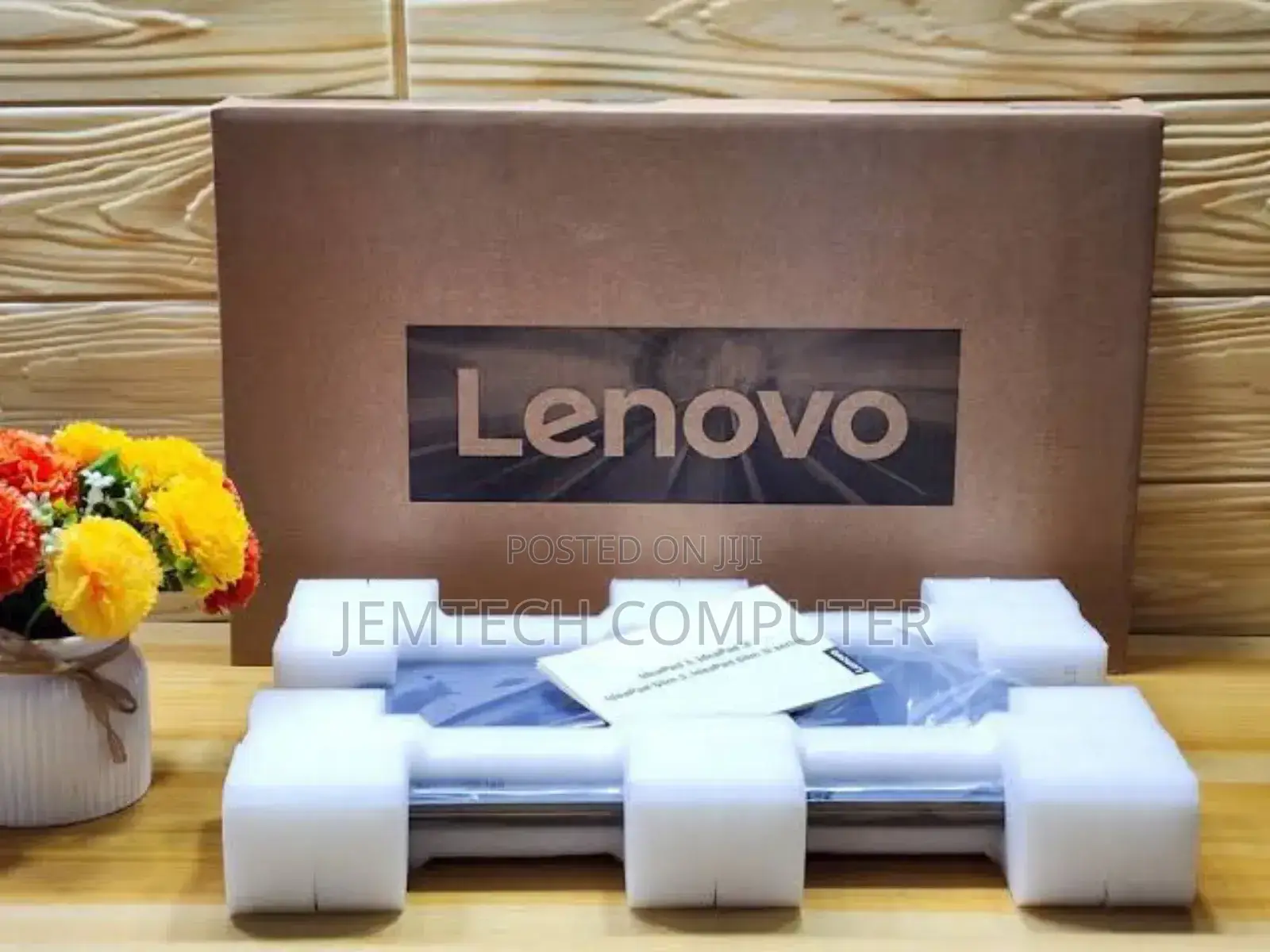 New Laptop Lenovo V14 G4 IRU 8GB Intel Core i5 SSD 512GB