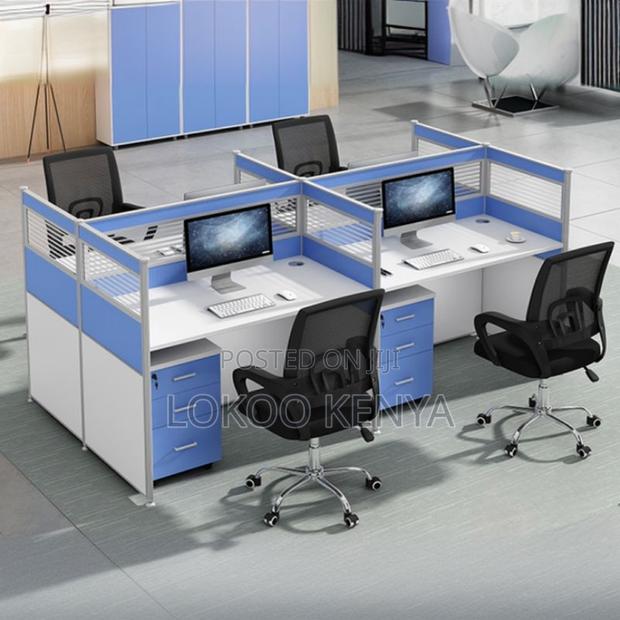 Office Desk: 4- Way Modular Office Workstation