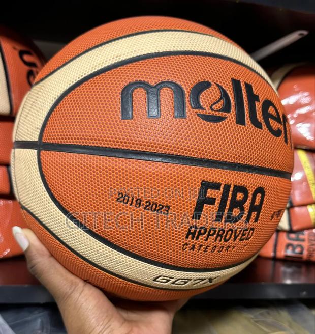 Molten Basket Ball