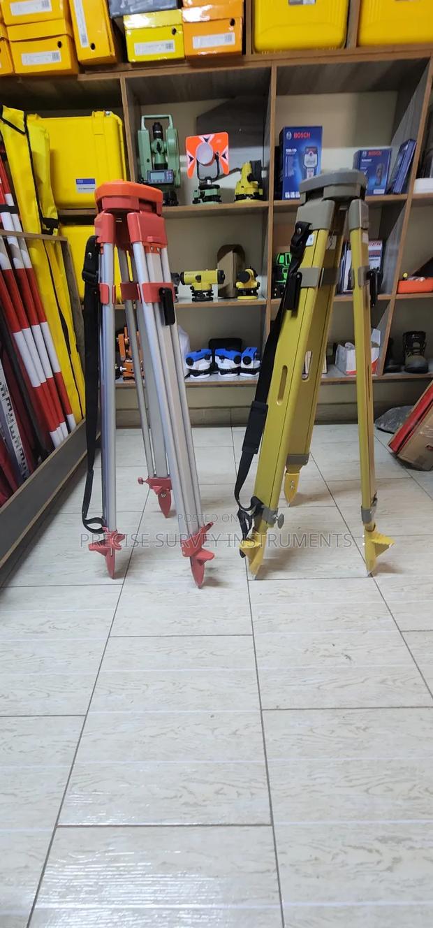 Wooden Tripod for GNSS Receivers - thumbnail 2