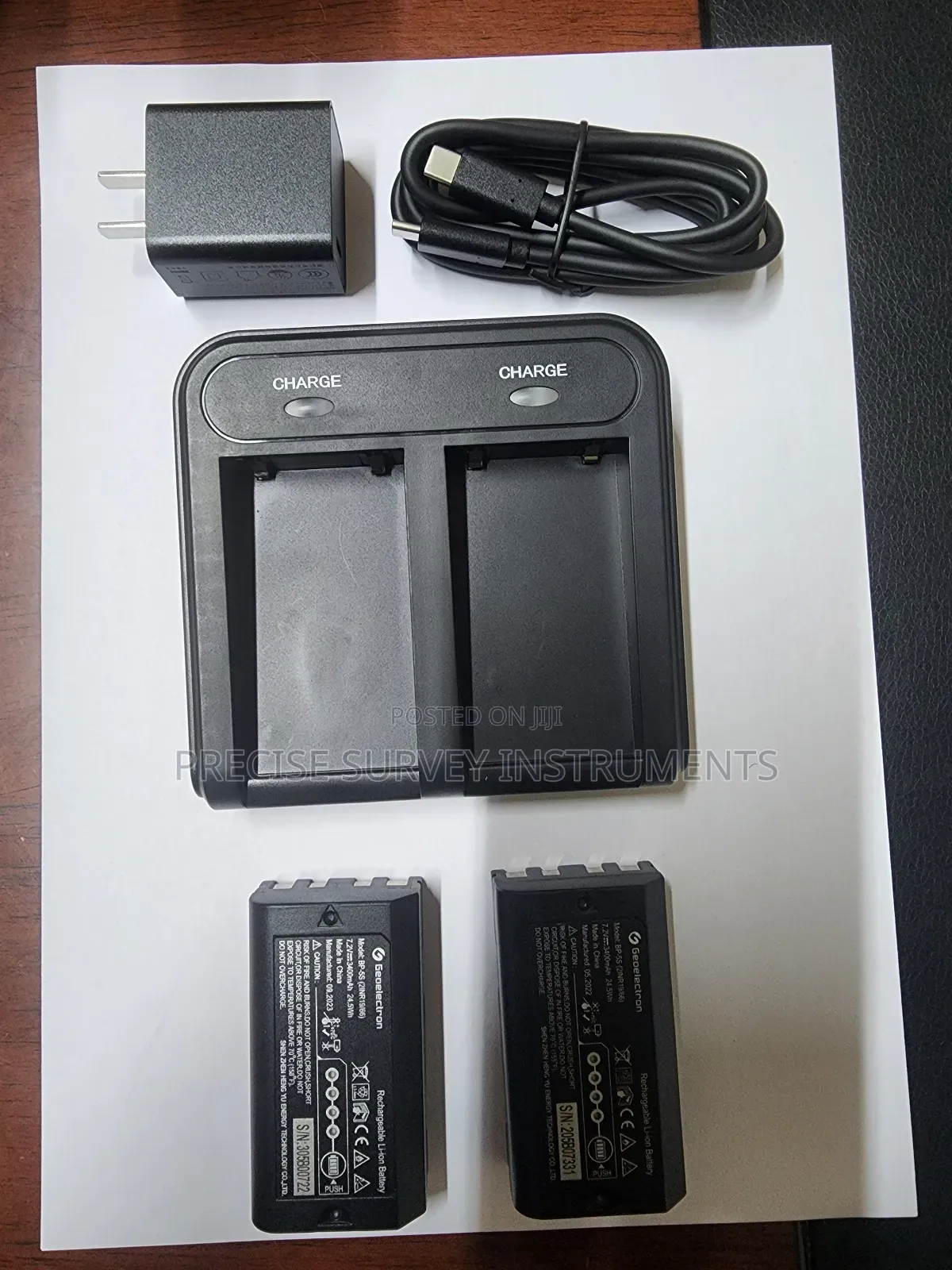 Universal Survey Instruments Charger and Battery