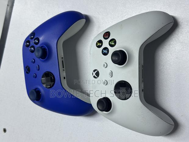 Xbox Series S/X Ex Uk Controllers - thumbnail 3
