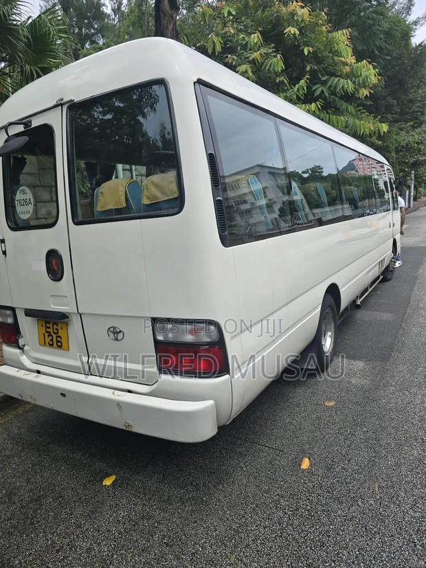 Toyota Coaster 2018 White - thumbnail 7