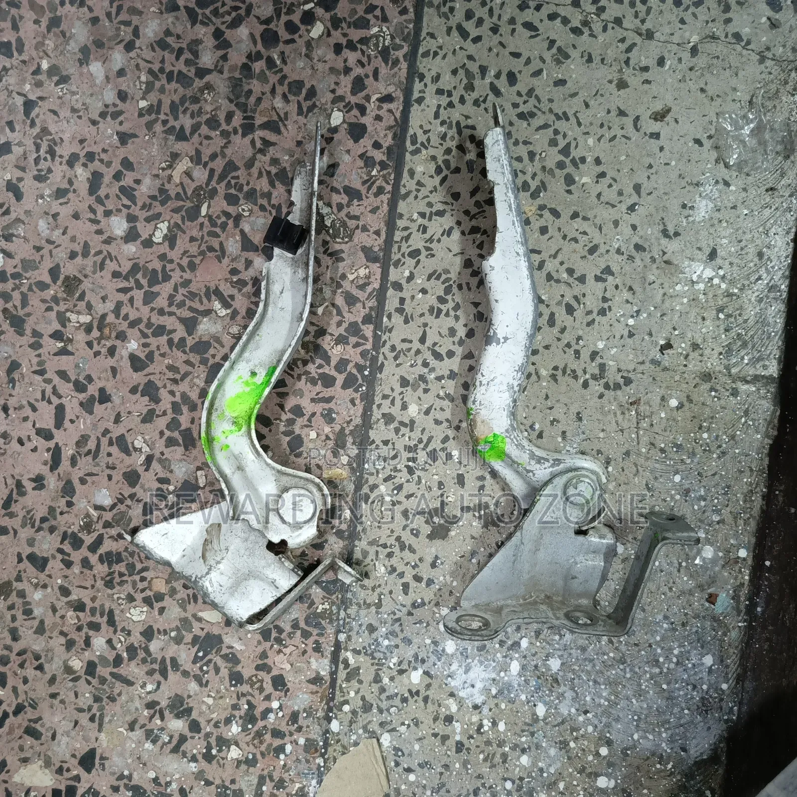 Toyota Fielder/ Nze 2005 Bonnet Hidges