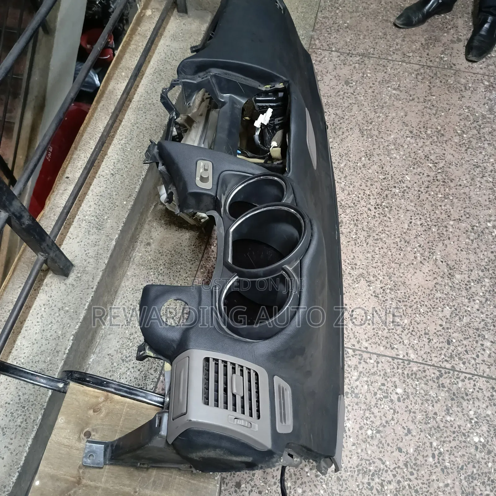 Toyota Harrier 240 Dushbord Airbag.