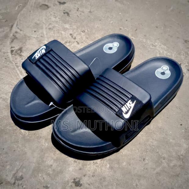 New Quality Nike Slides /Sandals 40-45