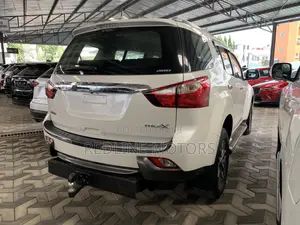 Isuzu MU-X 2016 Pearl