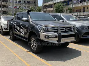 Toyota Hilux SR5+ 4x4 2018 Gray