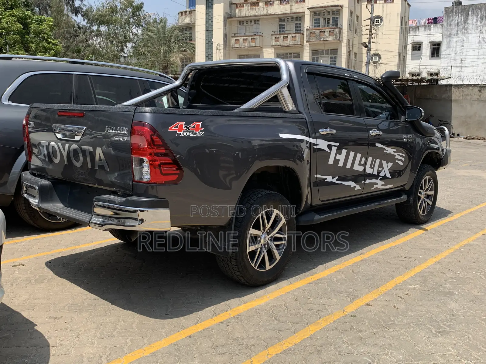 Toyota Hilux SR5+ 4x4 2018 Gray