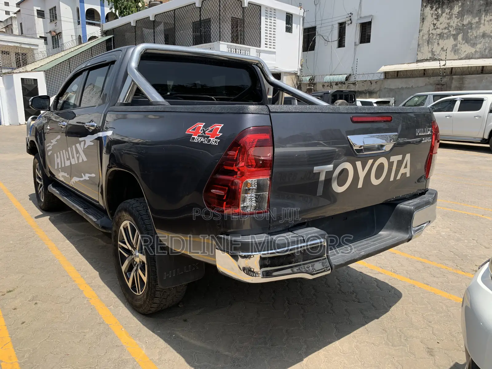 Toyota Hilux SR5+ 4x4 2018 Gray