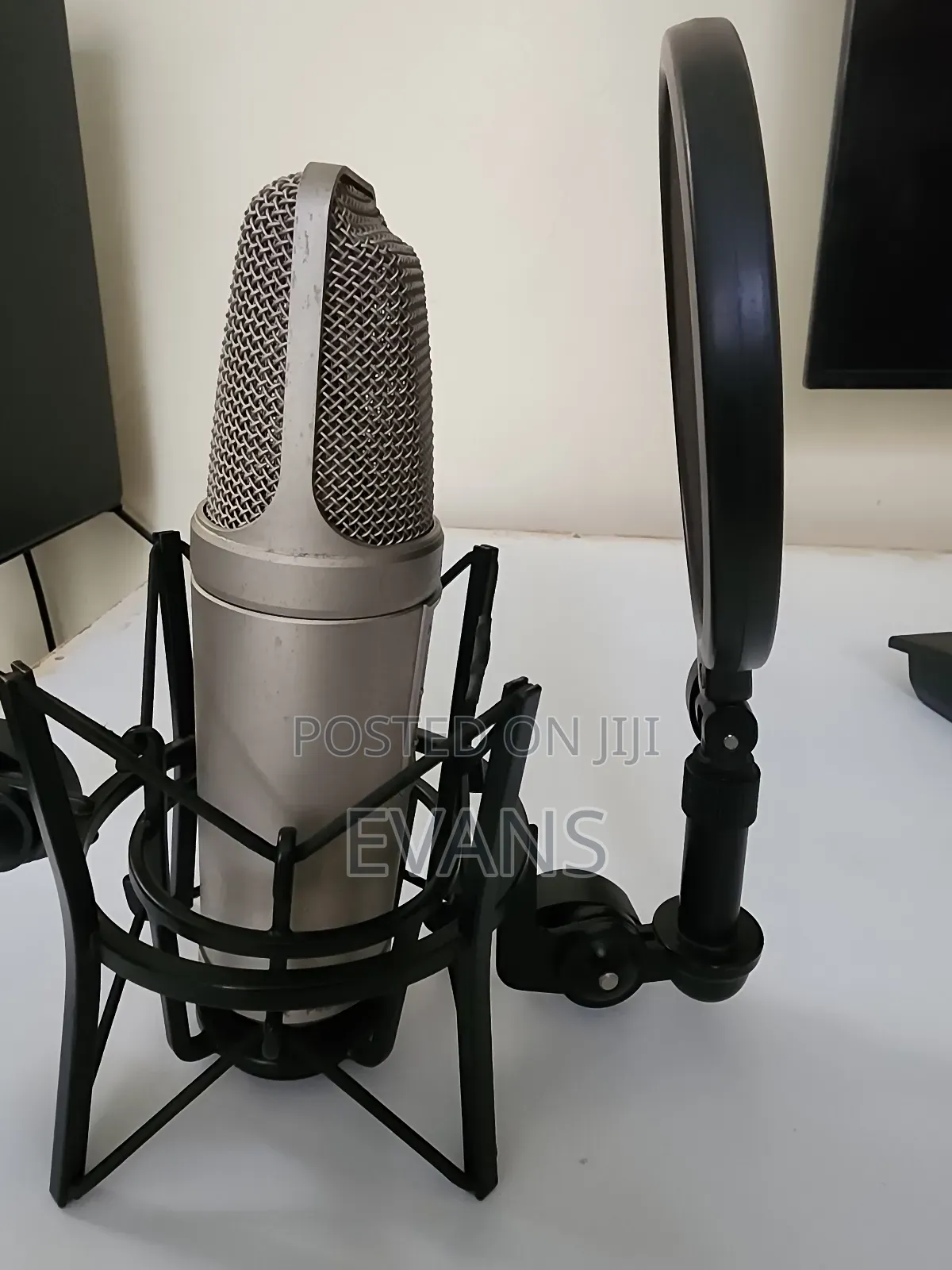 Rode Nt2a Studio Condenser Microphone